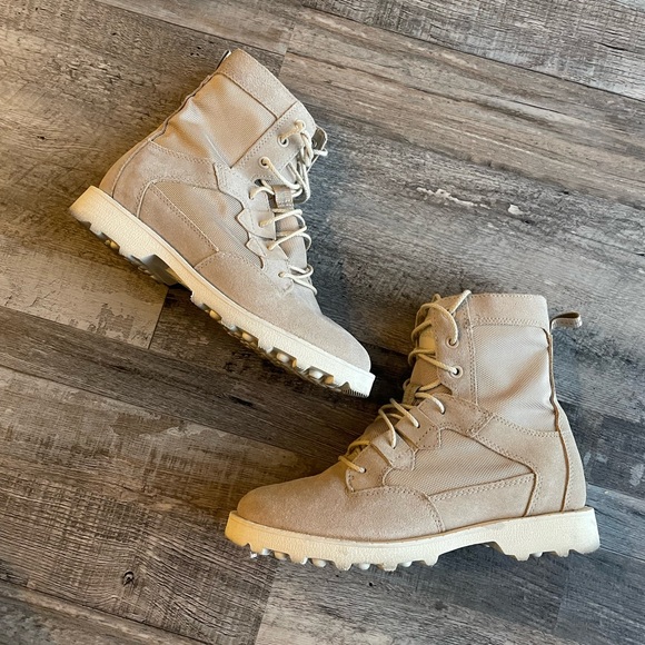 Sorel tie up boots - Picture 1 of 7